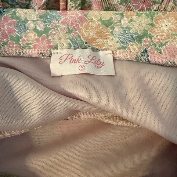 Pink Lily Sheet Tiered Floral Skort/Skirt - Picture 2 of 2